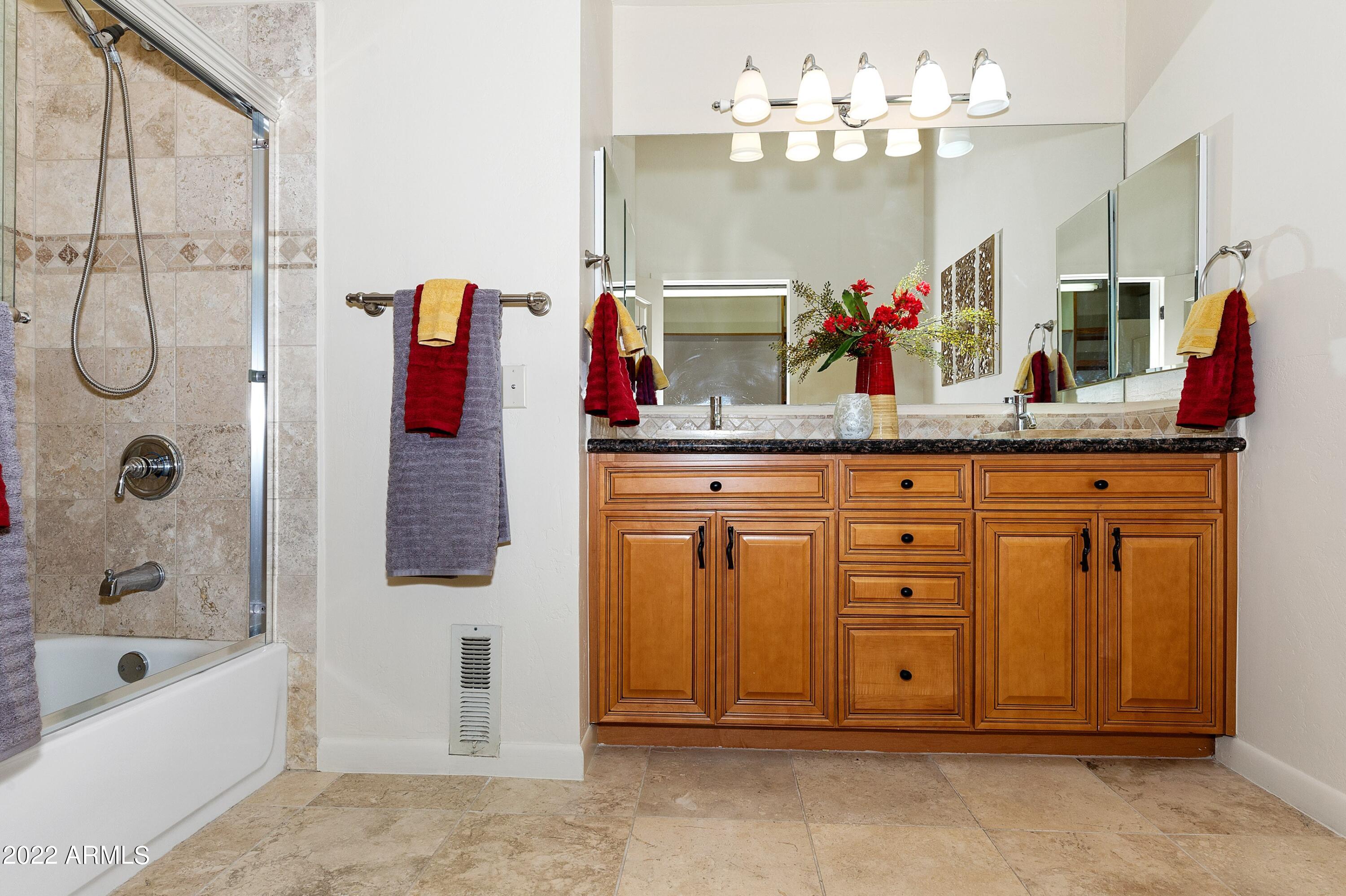 340 Ridge Road Sedona, AZ 86336 - Photo 15 of 49 015_Master Bathroom