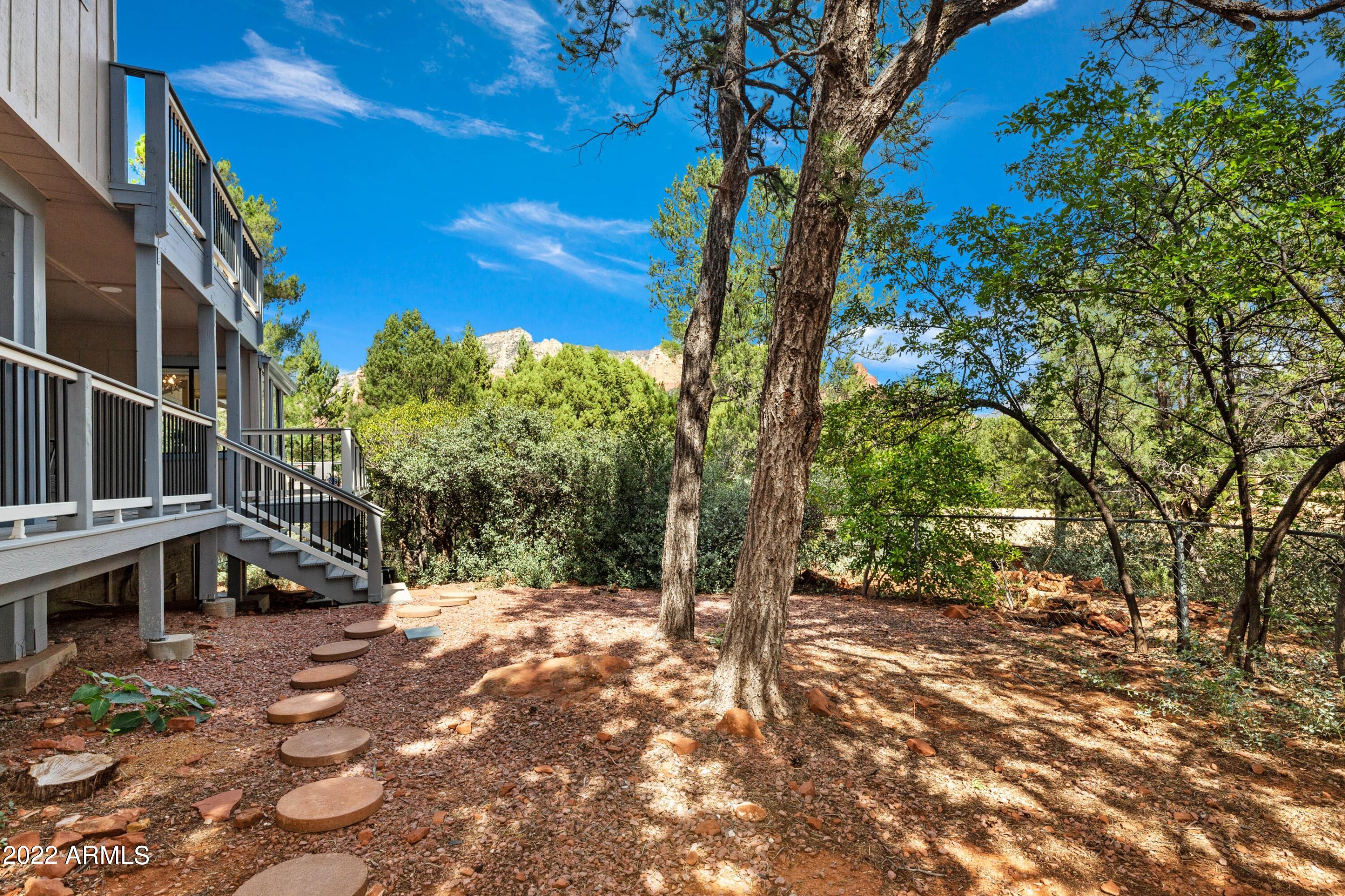 340 Ridge Road Sedona, AZ 86336 - Photo 36 of 49 030_Backyard