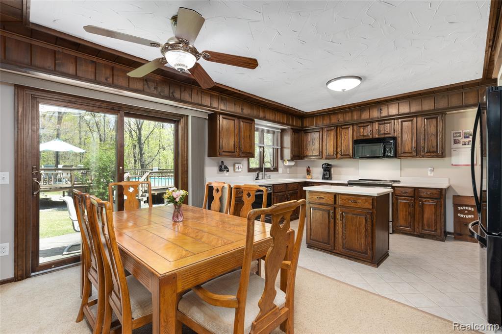 9730 Gibbs Road Clarkston, MI 48348 - Photo 5 of 39