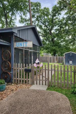 $1,200 | 1604 Hailey Street, Unit B, Conroe, TX 77301