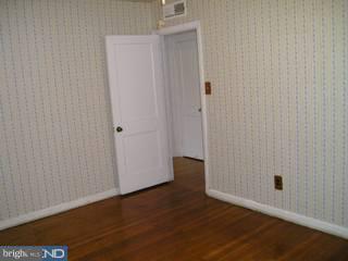3 Overbrook Avenue Maple Shade, NJ 08052 - Photo 3 of 5 Gallery Image 3