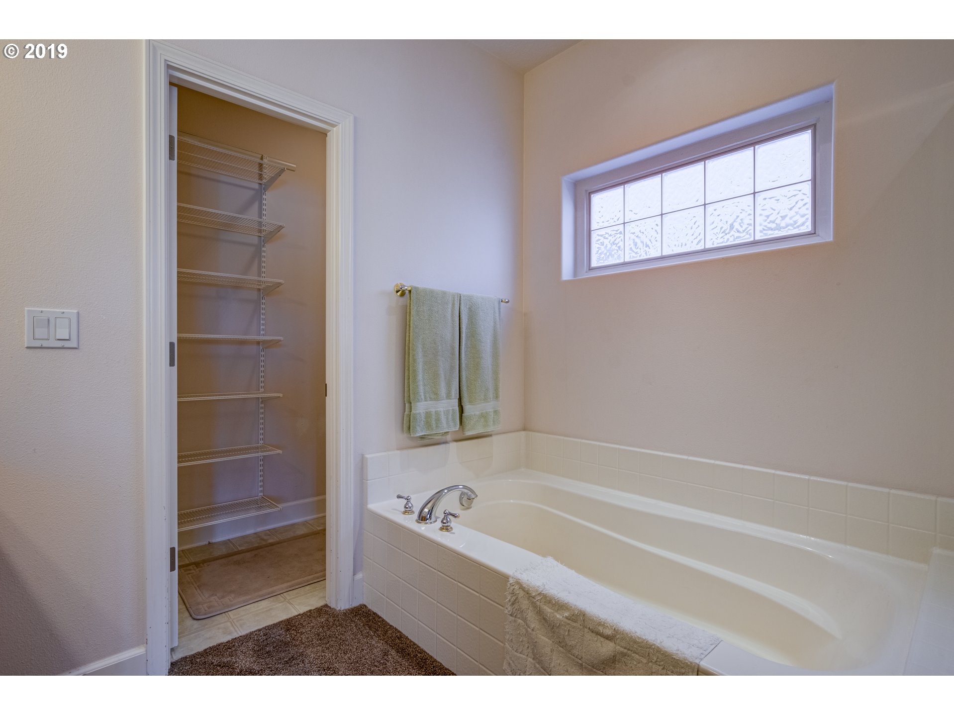 13620 Southwest Mapleview Lane Tigard, OR 97224 - Photo 11 of 20 Gallery Image 11