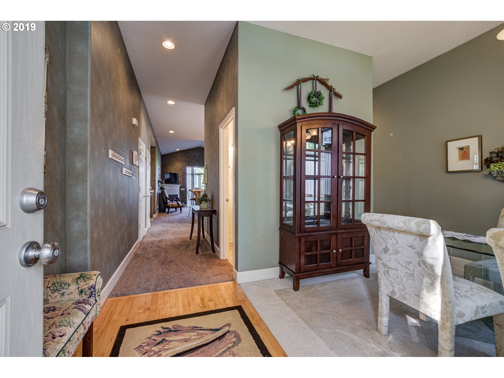 13620 Southwest Mapleview Lane Tigard, OR 97224 - Photo 4 of 20 Gallery Image 4