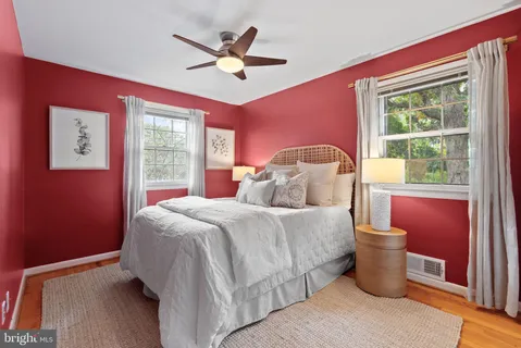 $1,249,500 | 917 Crestwood Drive, Alexandria, VA 22302