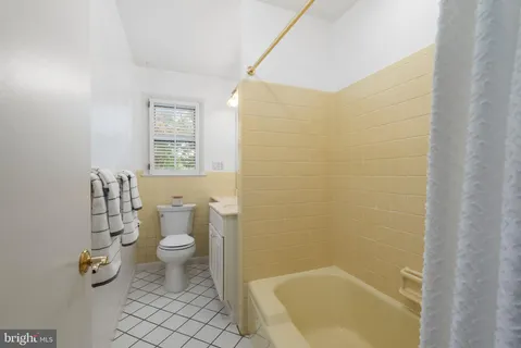 $1,249,500 | 917 Crestwood Drive, Alexandria, VA 22302