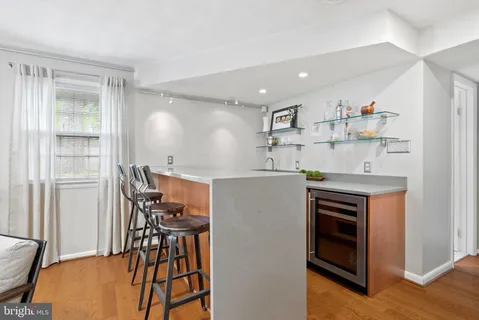 $1,249,500 | 917 Crestwood Drive, Alexandria, VA 22302