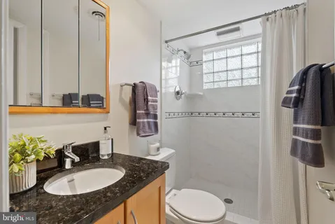 $1,249,500 | 917 Crestwood Drive, Alexandria, VA 22302