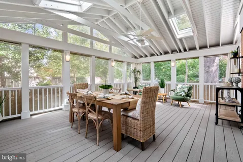 $1,249,500 | 917 Crestwood Drive, Alexandria, VA 22302