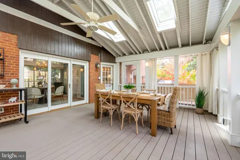 $1,249,500 | 917 Crestwood Drive, Alexandria, VA 22302