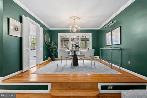 $1,249,500 | 917 Crestwood Drive, Alexandria, VA 22302