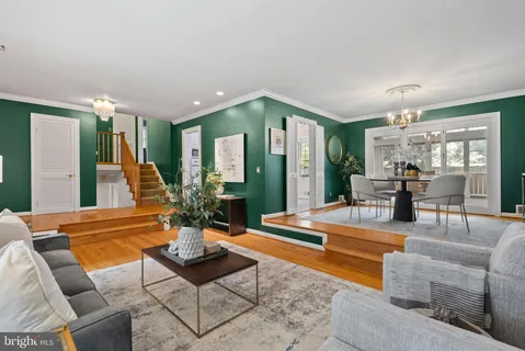 $1,249,500 | 917 Crestwood Drive, Alexandria, VA 22302