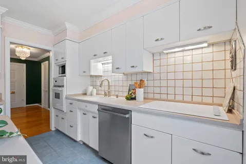 $1,249,500 | 917 Crestwood Drive, Alexandria, VA 22302