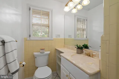 $1,249,500 | 917 Crestwood Drive, Alexandria, VA 22302