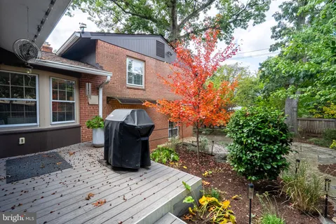 $1,249,500 | 917 Crestwood Drive, Alexandria, VA 22302