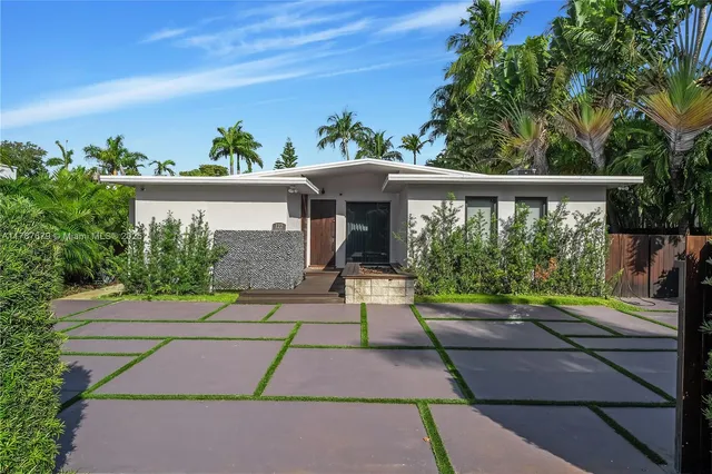 $20,000 | 122 East 2nd Court, Miami Beach, FL 33139