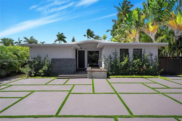 $20,000 | 122 East 2nd Court, Miami Beach, FL 33139