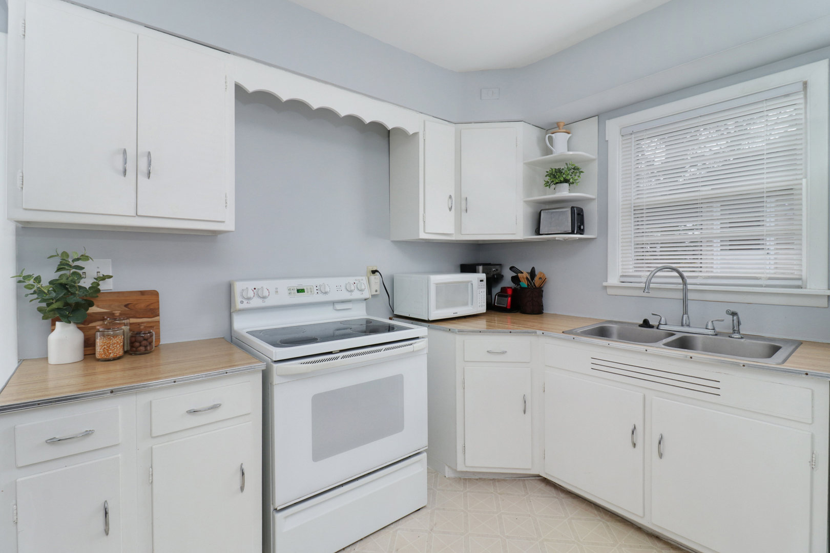 1011 Morgan Street Normal, IL 61761 - Photo 8 of 23 Gallery Image 8