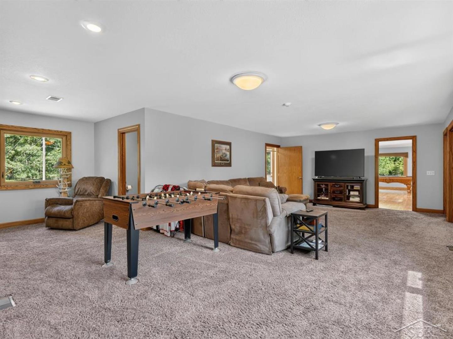 457 East Mier Road Midland, MI 48642 - Photo 15 of 53