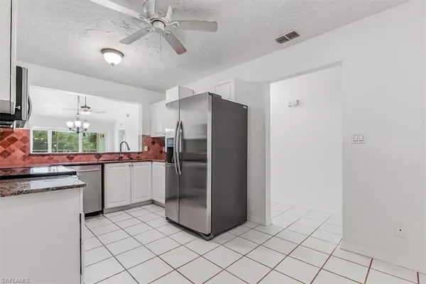 $1,950 | 230 Timber Lake Circle, Unit C204, Naples, FL 34104
