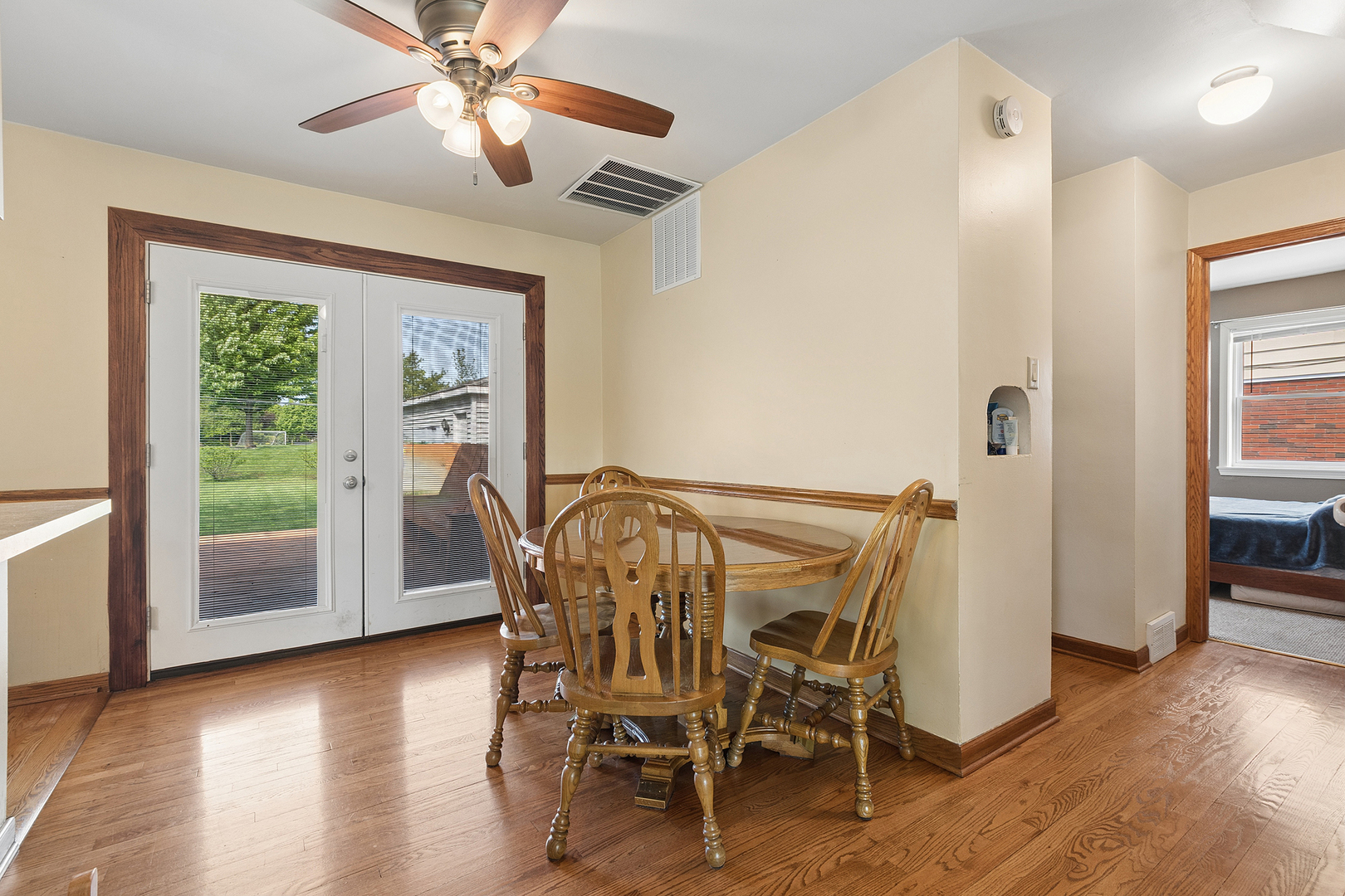 18646 Golfview Avenue Homewood, IL 60430 - Photo 9 of 38