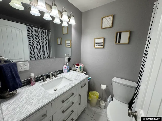 $640,000 | 3 Charbonneau Drive, Riverton, WY 82501