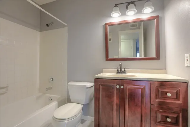 $119,000 | 3919 Fairmont Parkway, Unit 122, Pasadena, TX 77504