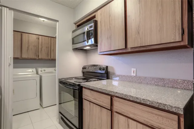 $119,000 | 3919 Fairmont Parkway, Unit 122, Pasadena, TX 77504