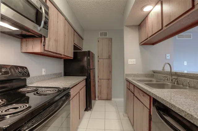 $119,000 | 3919 Fairmont Parkway, Unit 122, Pasadena, TX 77504