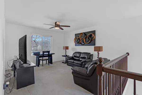 $349,999 | 377 Locksley Drive, Streamwood, IL 60107