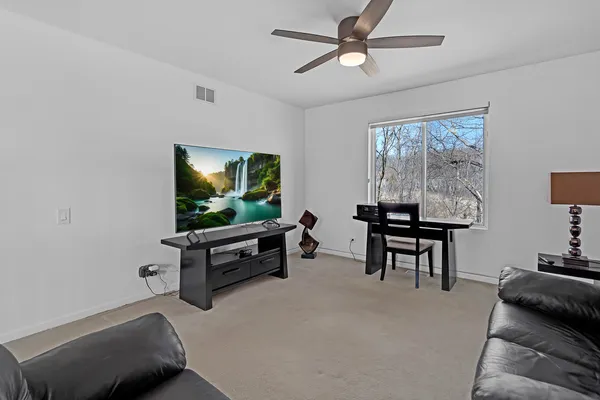$349,999 | 377 Locksley Drive, Streamwood, IL 60107