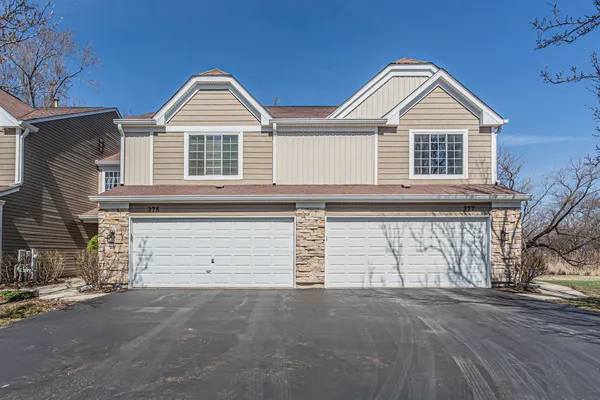 $349,999 | 377 Locksley Drive, Streamwood, IL 60107