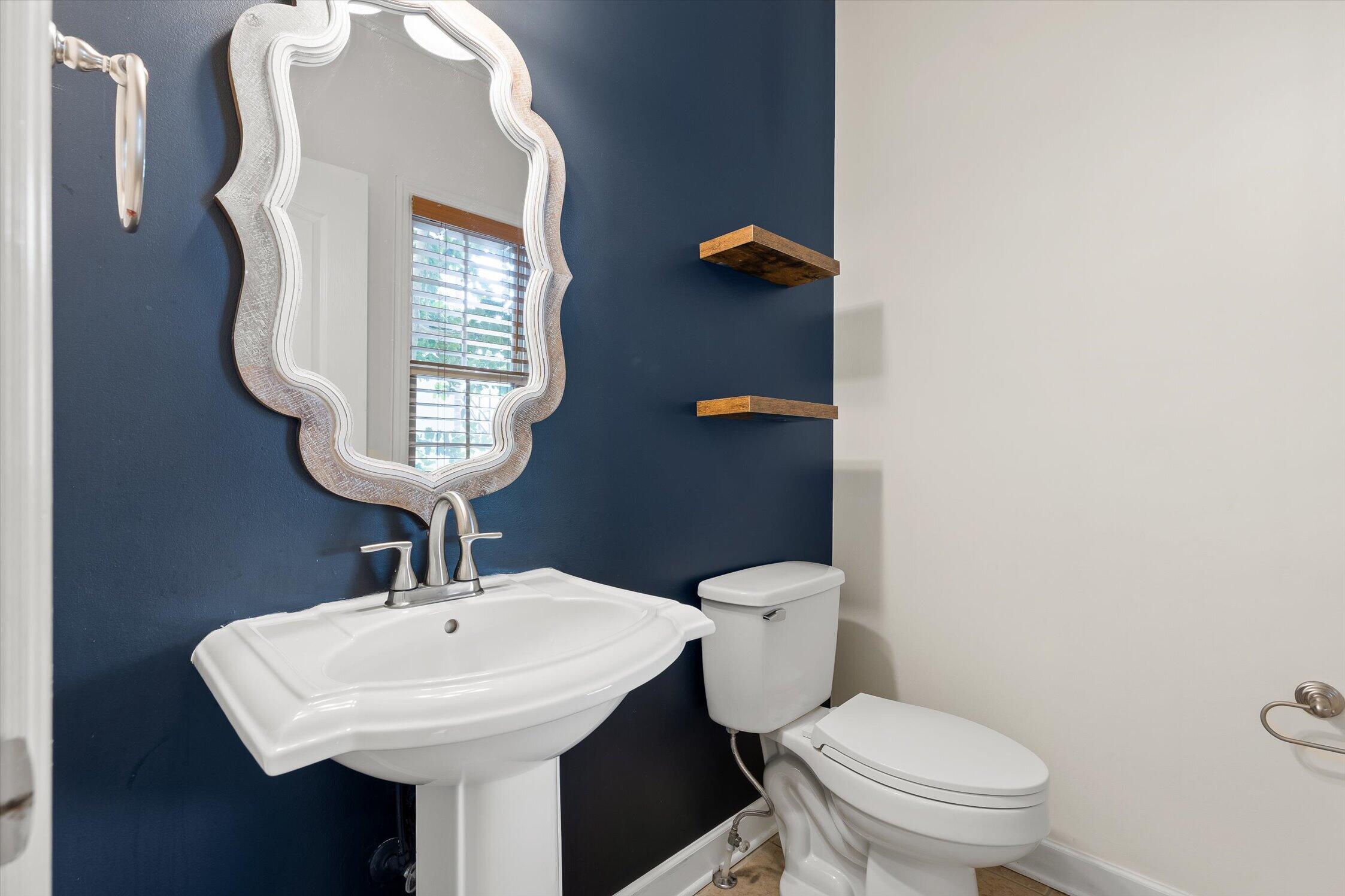 9859 Fieldcrest Drive Apison, TN 37302 - Photo 18 of 47 Powder Room