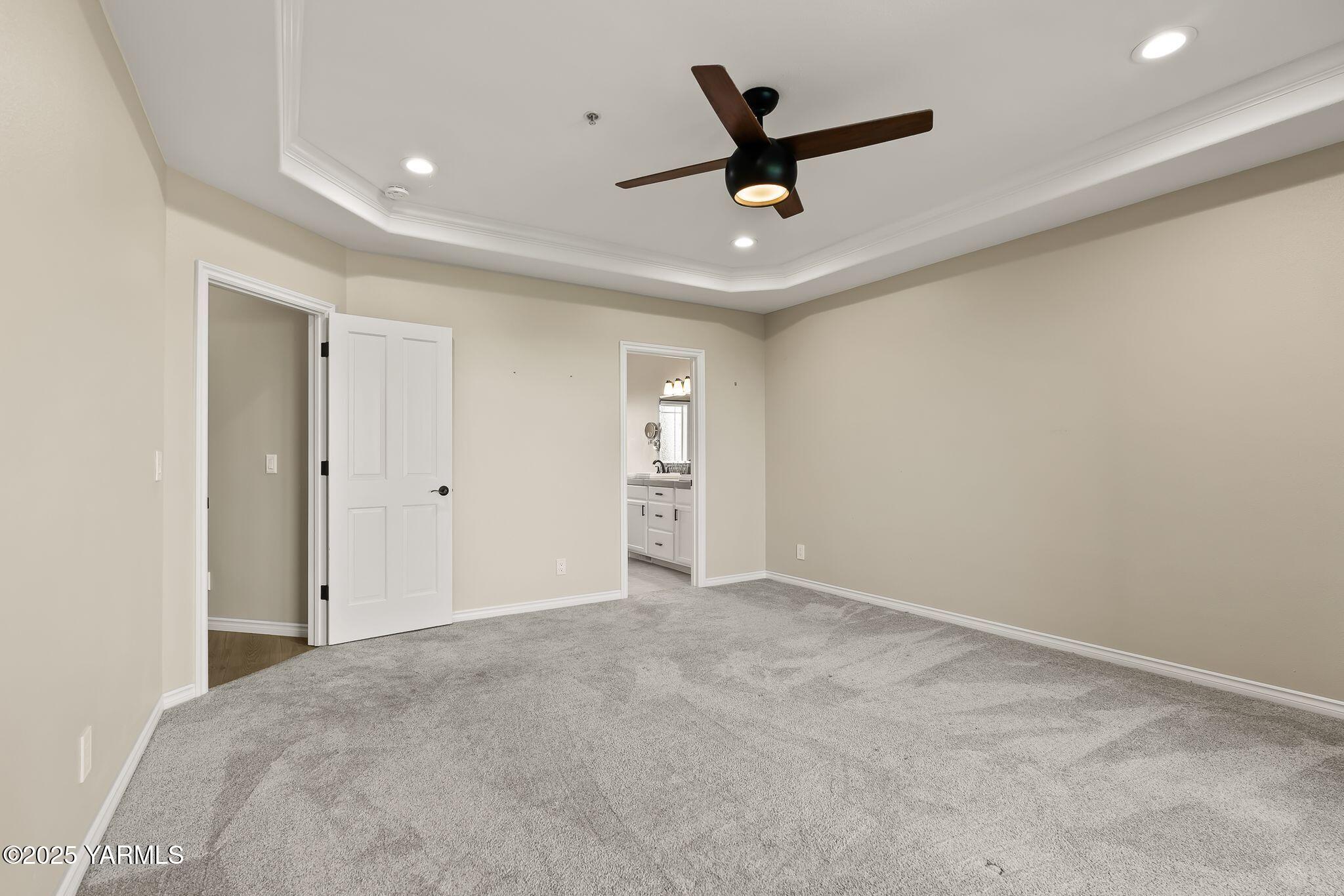 9150 Occidental Road, Unit 8 Yakima, WA 98903 - Photo 12 of 41 Expansive Primary Suite