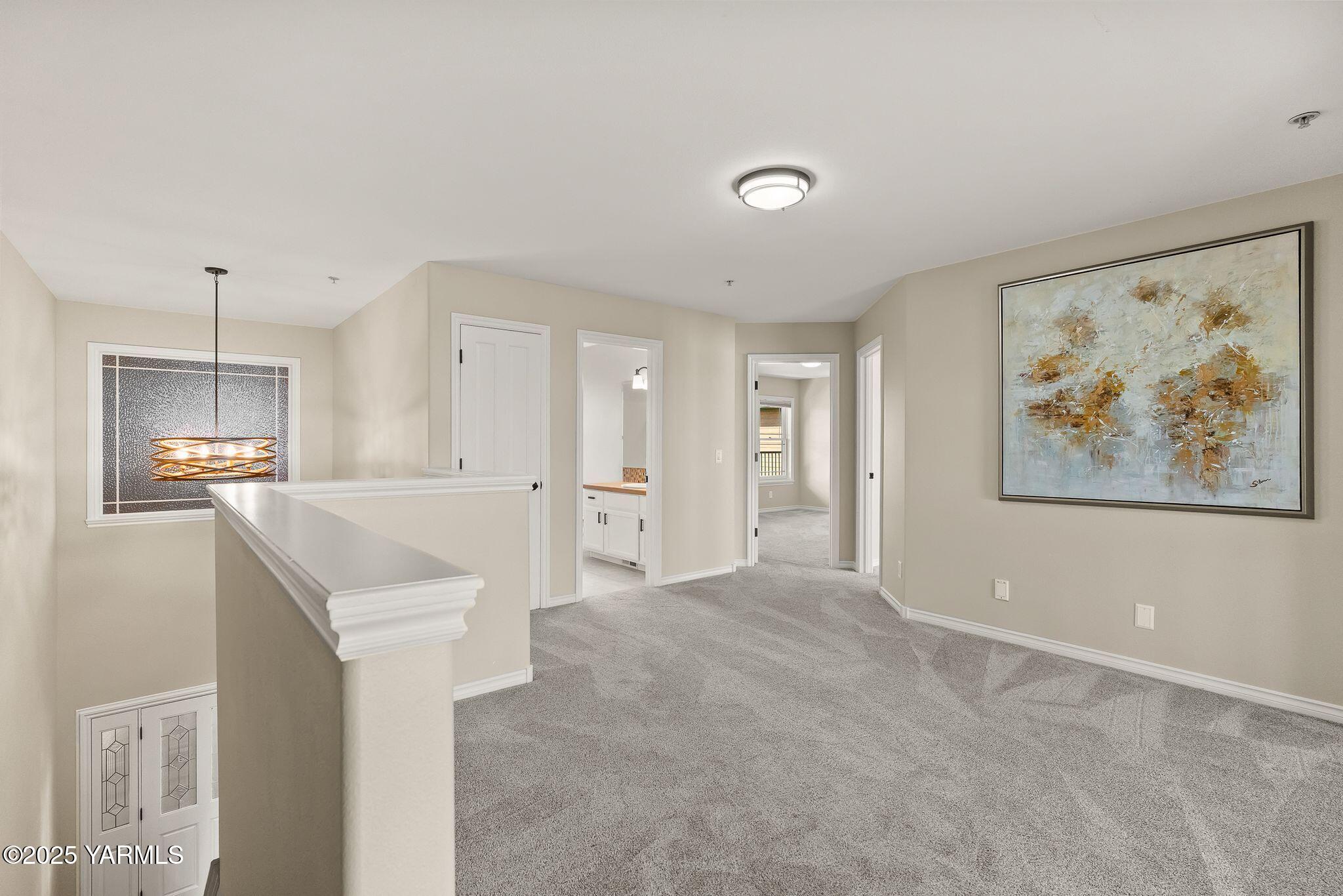 9150 Occidental Road, Unit 8 Yakima, WA 98903 - Photo 20 of 41 Landing with room for home office or noo