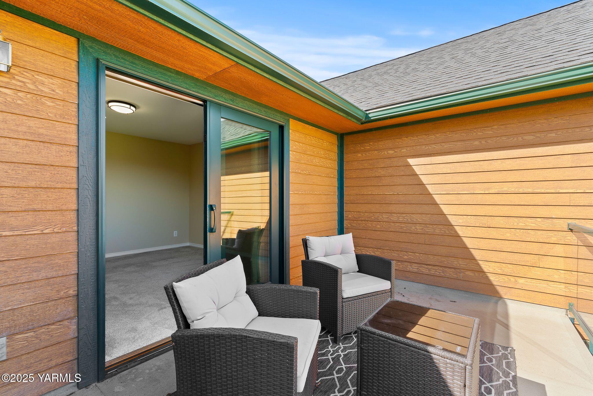 9150 Occidental Road, Unit 8 Yakima, WA 98903 - Photo 29 of 41 Relax and enjoy the views