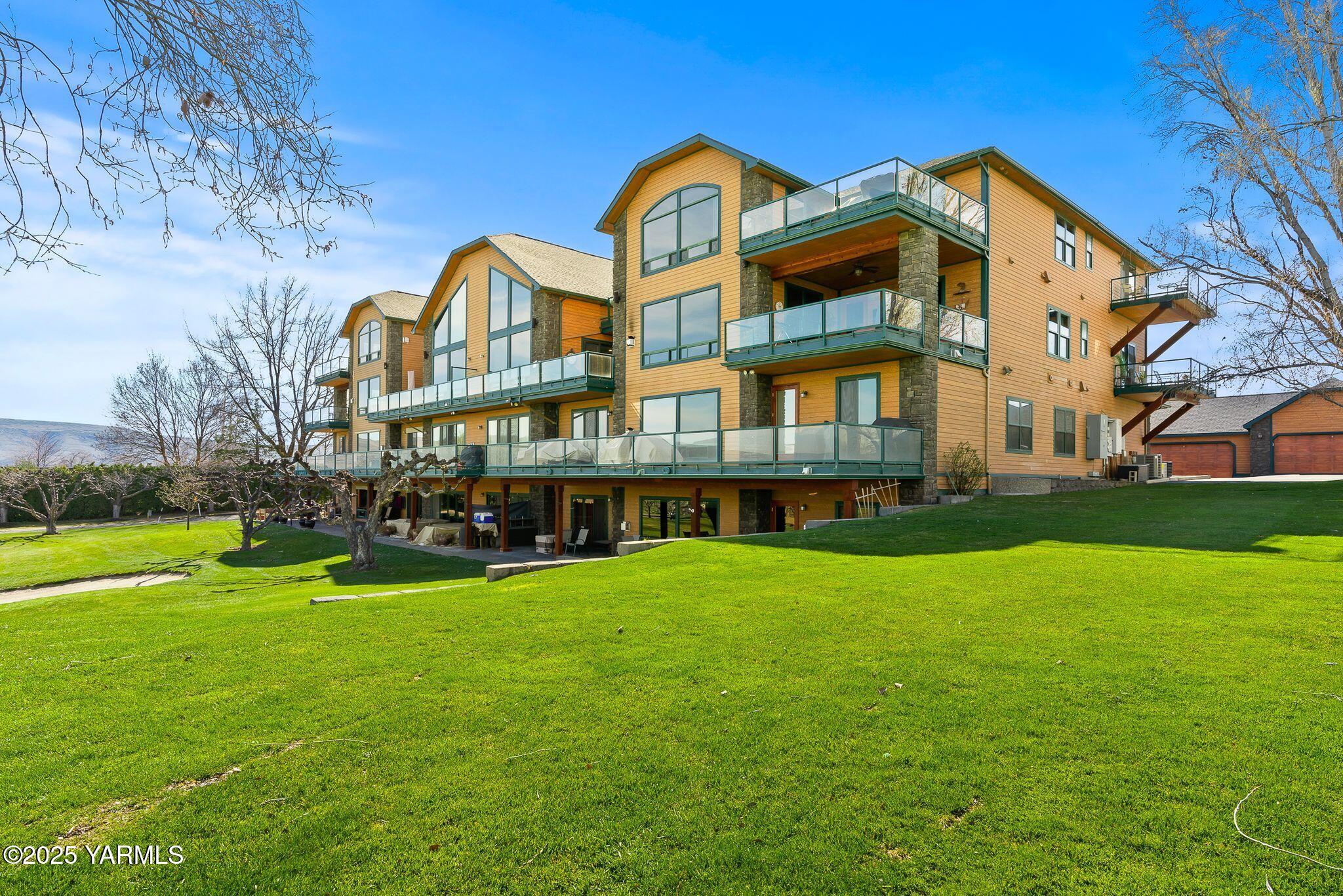 9150 Occidental Road, Unit 8 Yakima, WA 98903 - Photo 35 of 41 Resort style living on the fairway