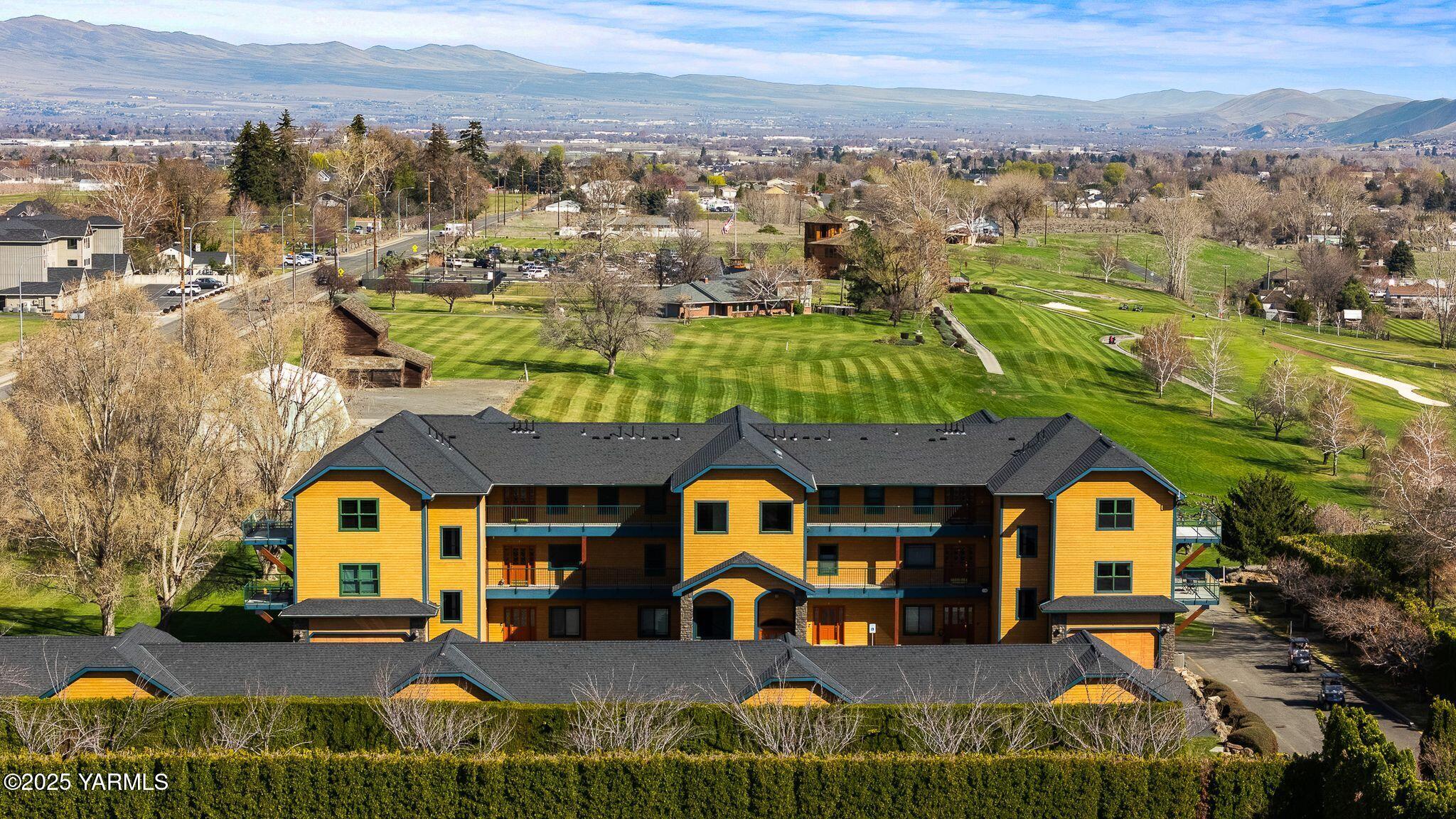 9150 Occidental Road, Unit 8 Yakima, WA 98903 - Photo 36 of 41 Serene Golf Course Community Living