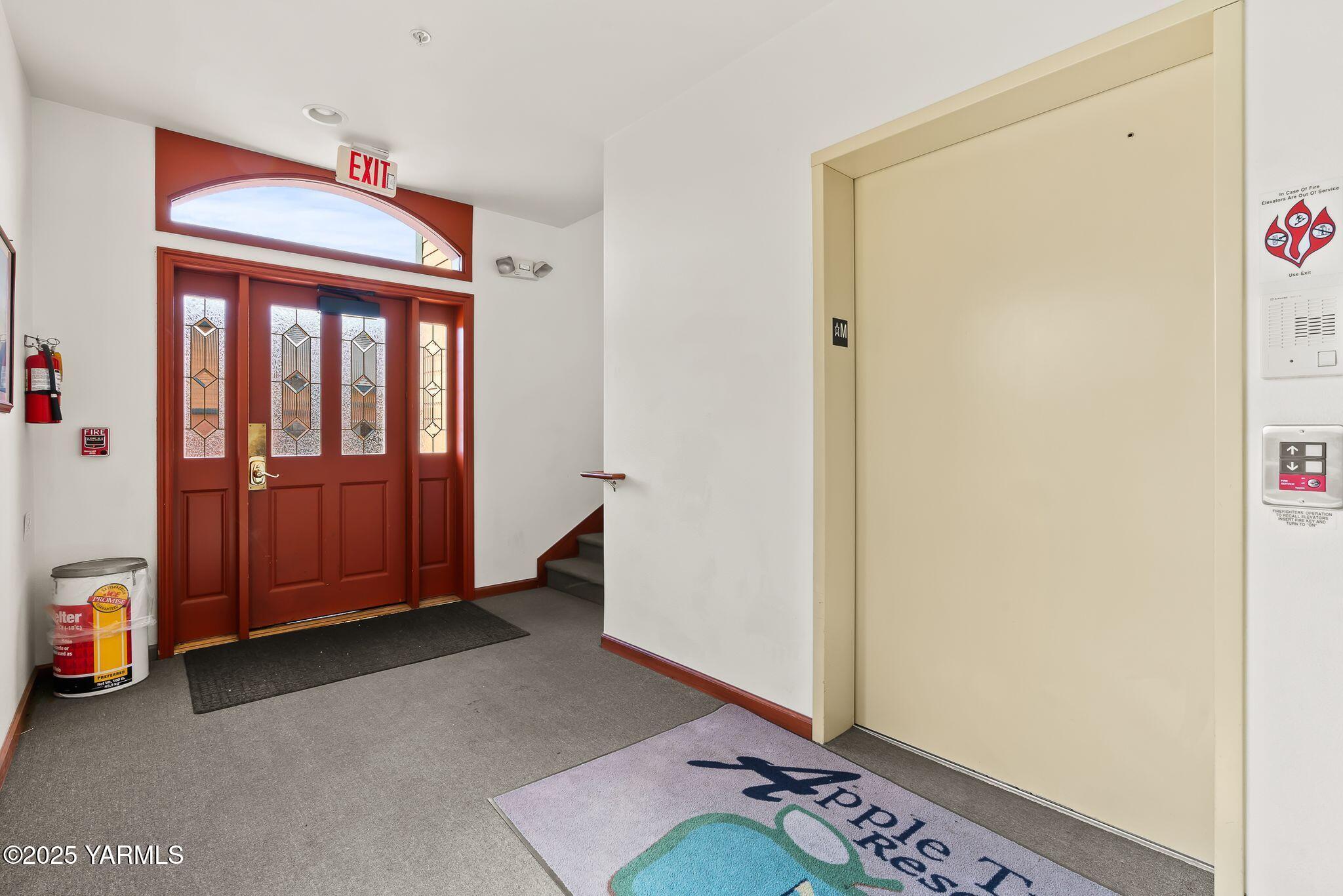 9150 Occidental Road, Unit 8 Yakima, WA 98903 - Photo 40 of 41 Secure entry to building