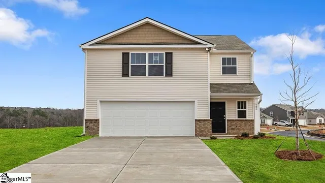 $257,900 | 623 Oak Ridge Drive, Clinton, SC 29325
