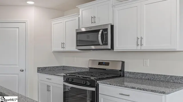 $254,900 | 623 Oak Ridge Drive, Clinton, SC 29325