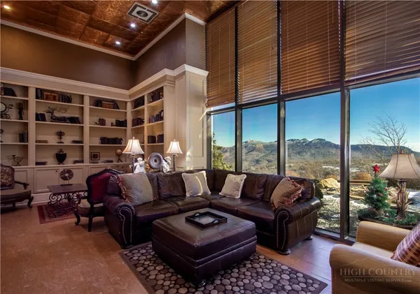 $2,000 | 303 Sugar Top Drive, Unit 3827, Sugar Mountain, NC 28604