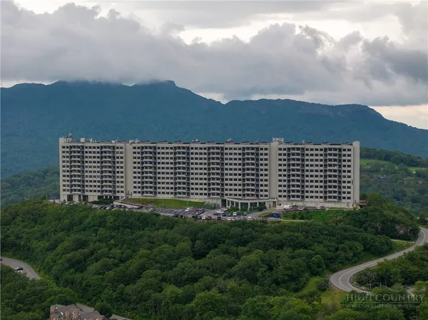 $2,000 | 303 Sugar Top Drive, Unit 3827, Sugar Mountain, NC 28604