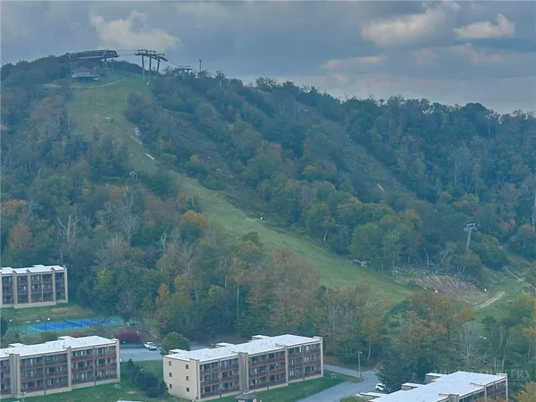 $2,000 | 303 Sugar Top Drive, Unit 3827, Sugar Mountain, NC 28604