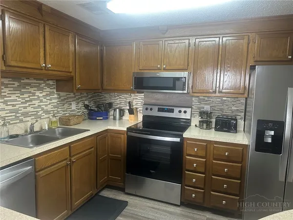 $2,000 | 303 Sugar Top Drive, Unit 3827, Sugar Mountain, NC 28604