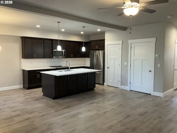 $669,900 | 1018 Northeast Regan Hill Loop, Estacada, OR 97023