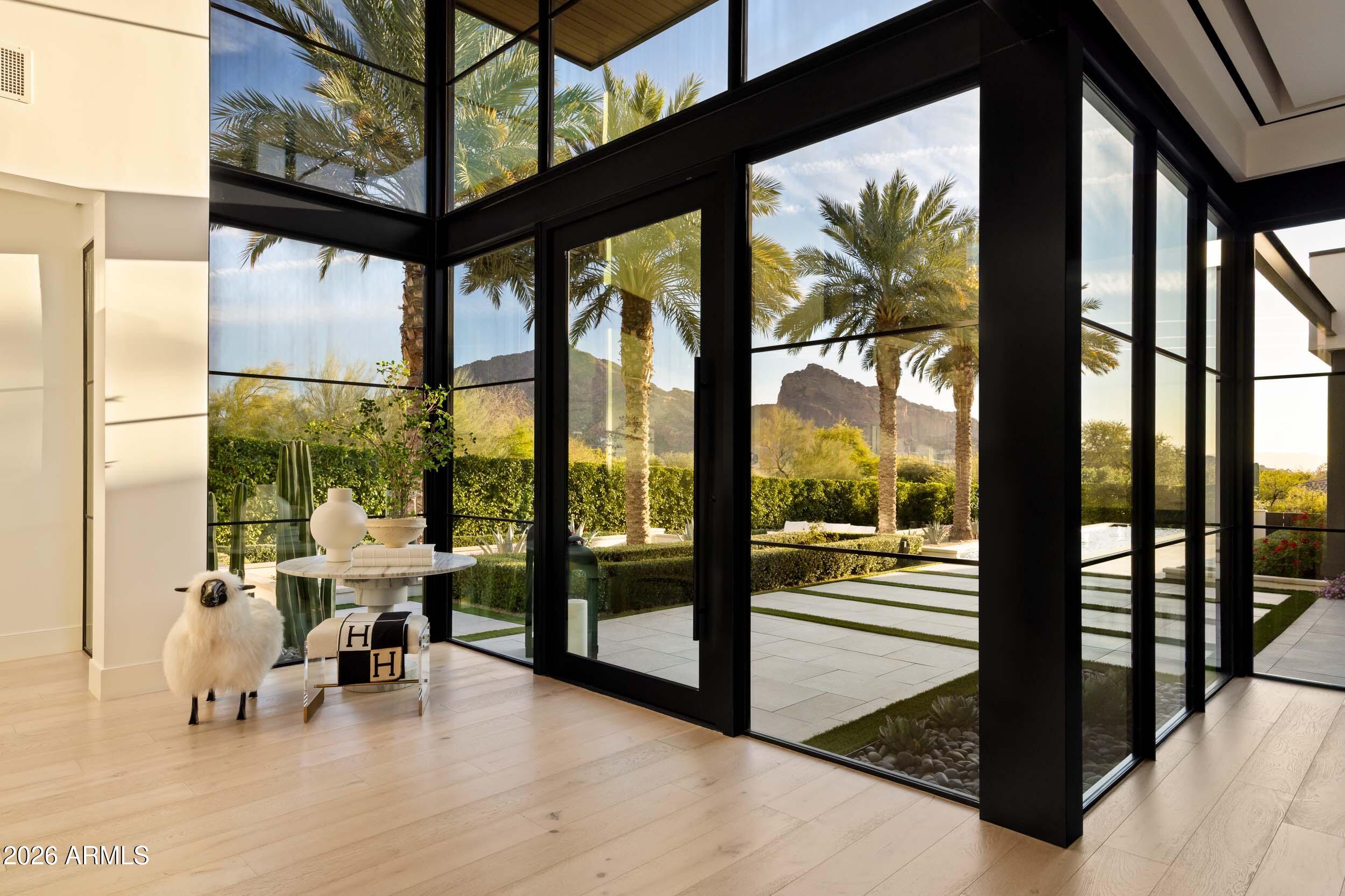 6800 North Mummy Mountain Road Paradise Valley, AZ 85253 - Photo 15 of 61 Foyer