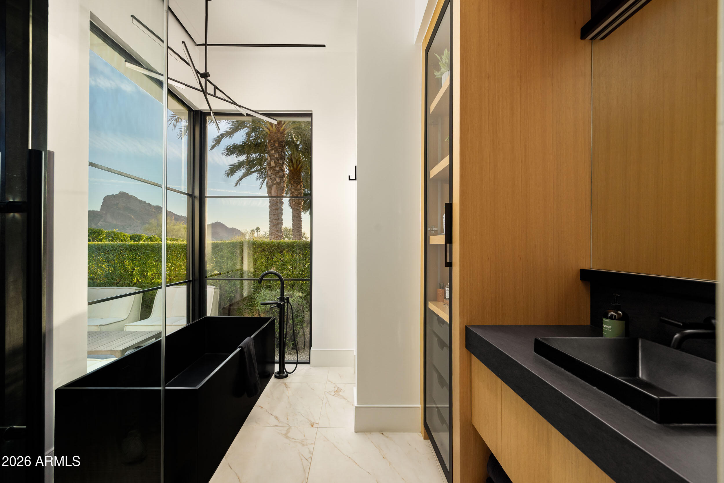 6800 North Mummy Mountain Road Paradise Valley, AZ 85253 - Photo 28 of 61 Secondary Bath