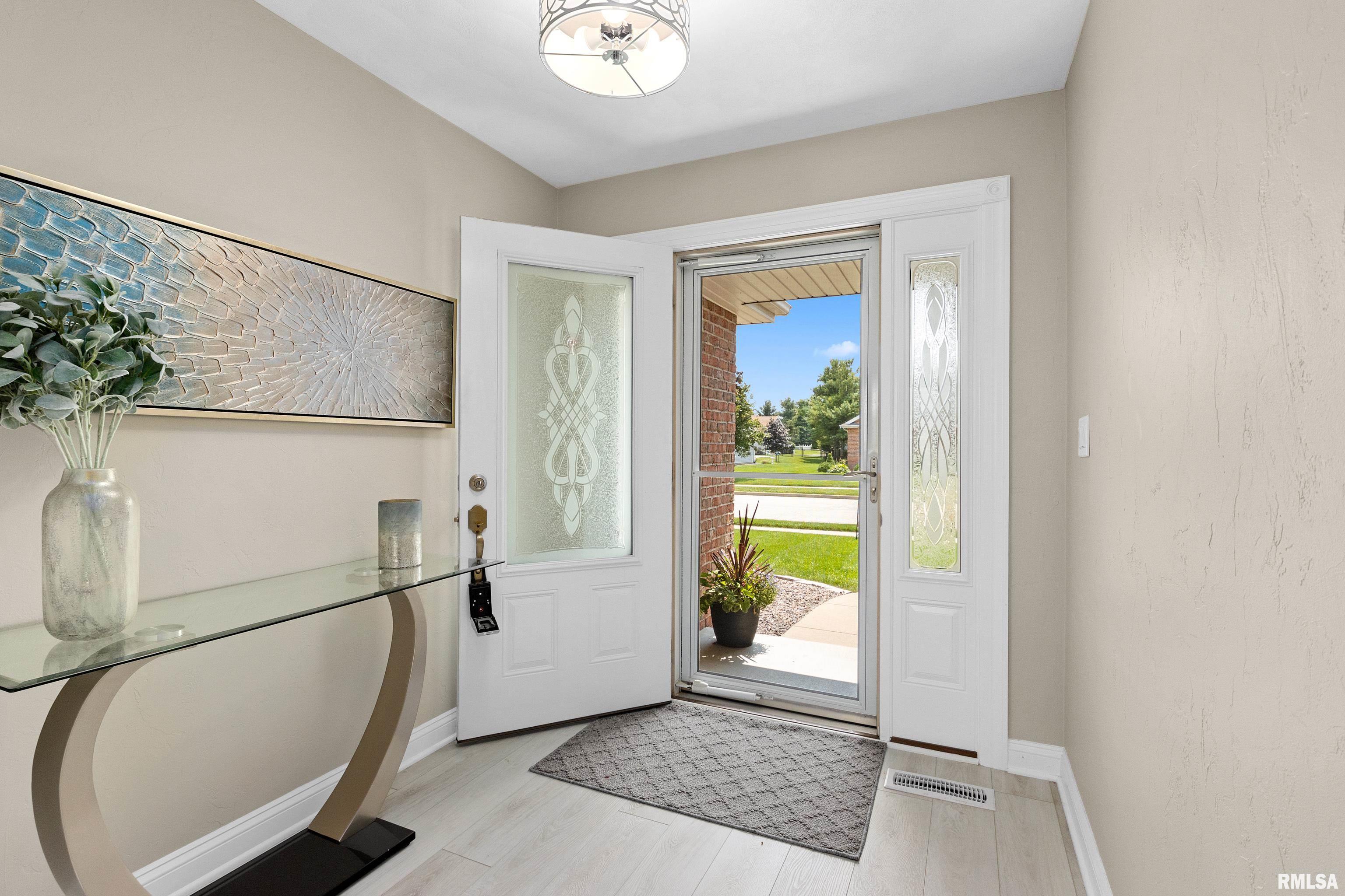 1507 Remington Road Pekin, IL 61554 - Photo 11 of 41 Gallery Image 11