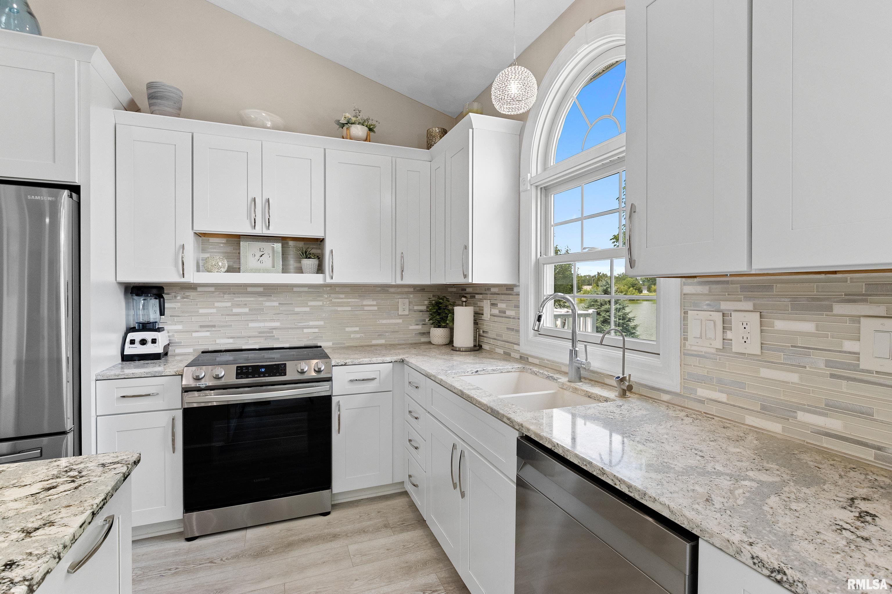 1507 Remington Road Pekin, IL 61554 - Photo 19 of 41 Gallery Image 19