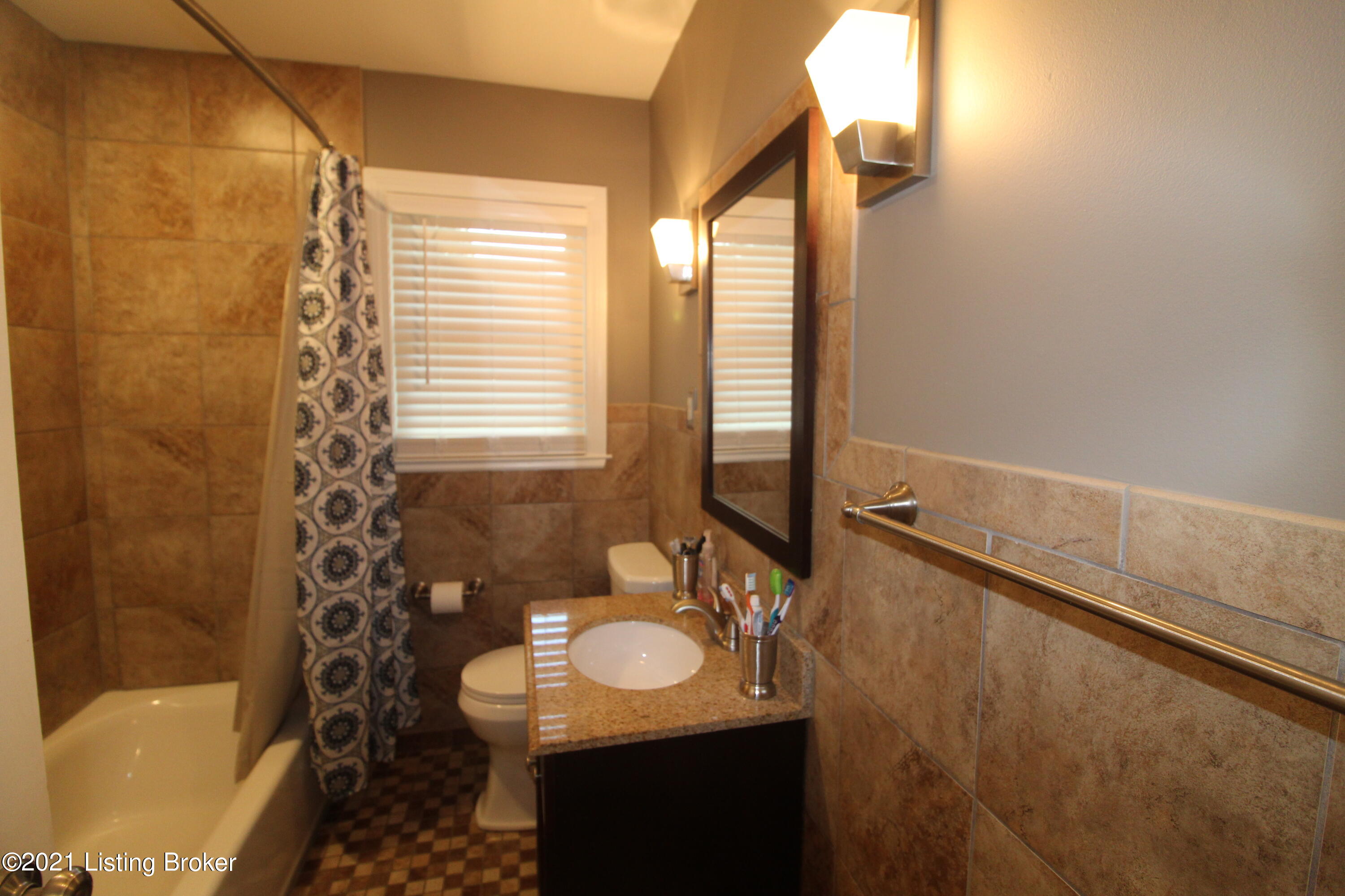 394 Stringer Lane Mount Washington, KY 40047 - Photo 19 of 59 012